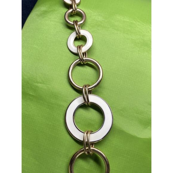 Crown TRIFARI Designer Signed Gold Tone White Enamel Choker 18" Retro Necklace - Picture 3 of 7